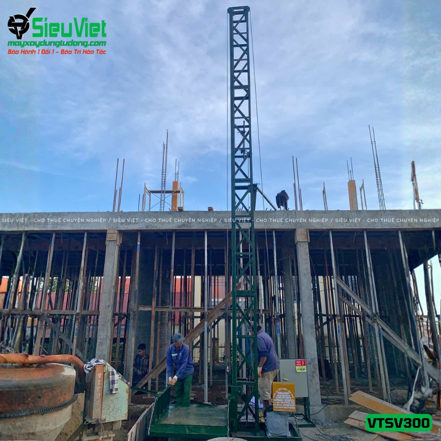 Vận thăng nâng hàng VTSV300 cao 14m lắp đặt tại Đắk Nông
