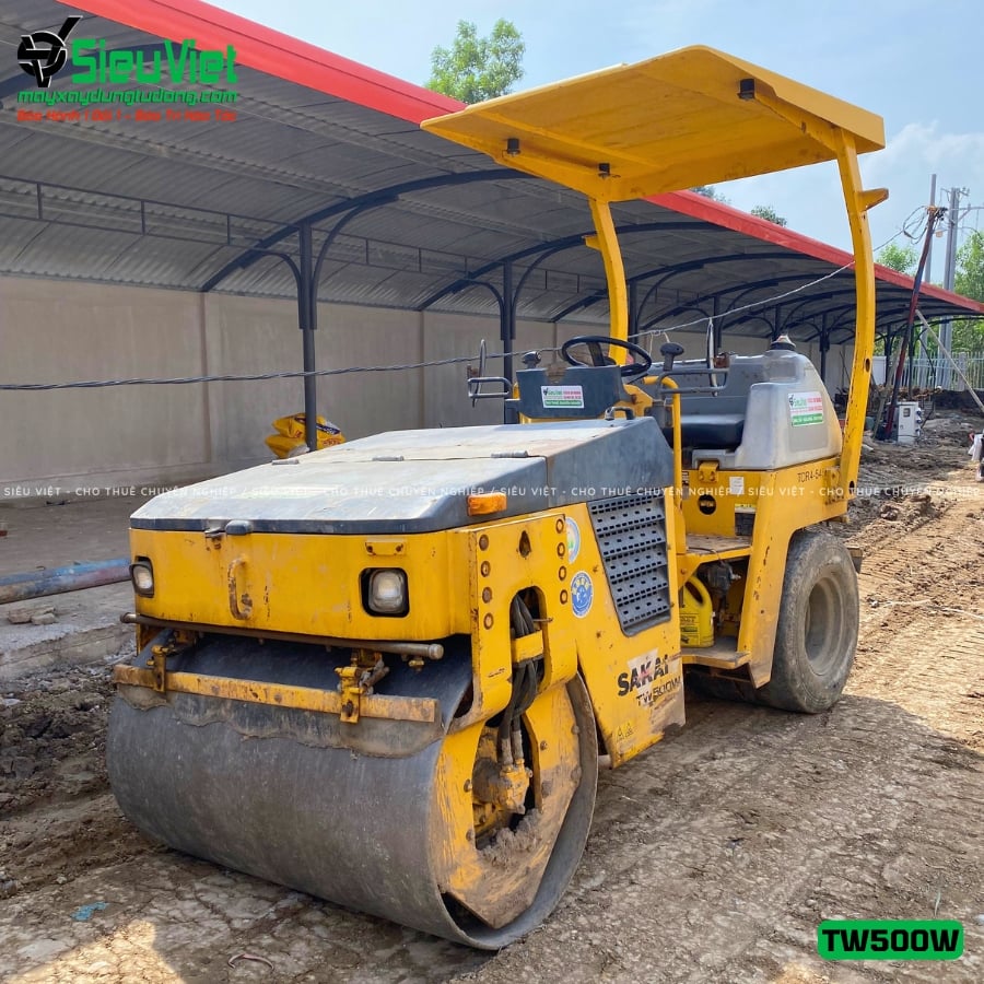 Xe lu rung nhỏ Sakai TW500W bàn giao