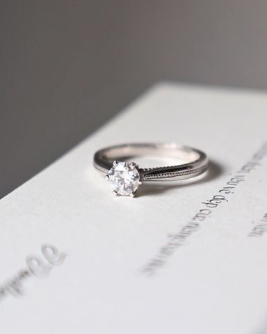 NHẪN CƯỚI BẠCH KIM NỮ 2026: HƯỚNG DẪN CHỌN MUA TOÀN DIỆN TỪ CHUYÊN GIA