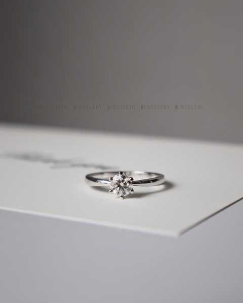 Custom nhẫn cầu hôn bạch kim 1:1 tại JJewellery
