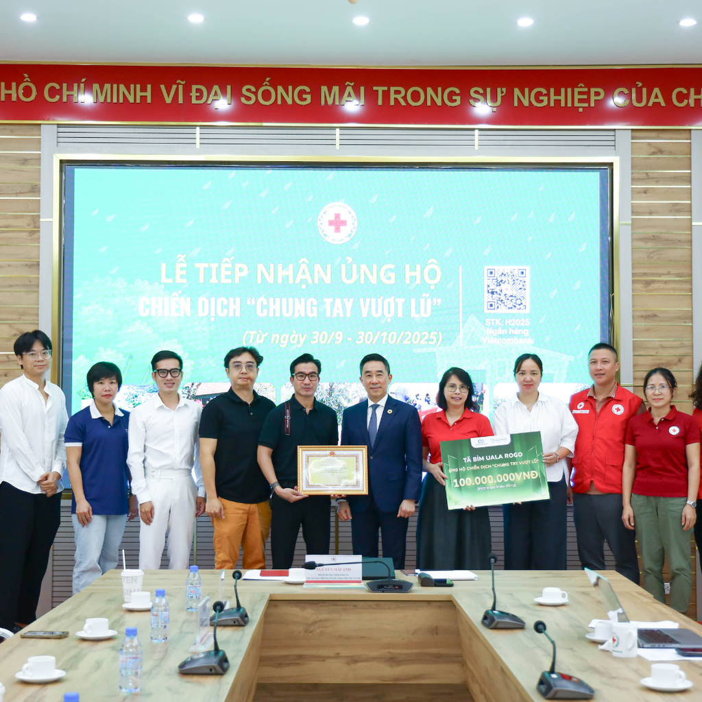 Hưởng ứng phong trào tương trợ bà con vùng lũ