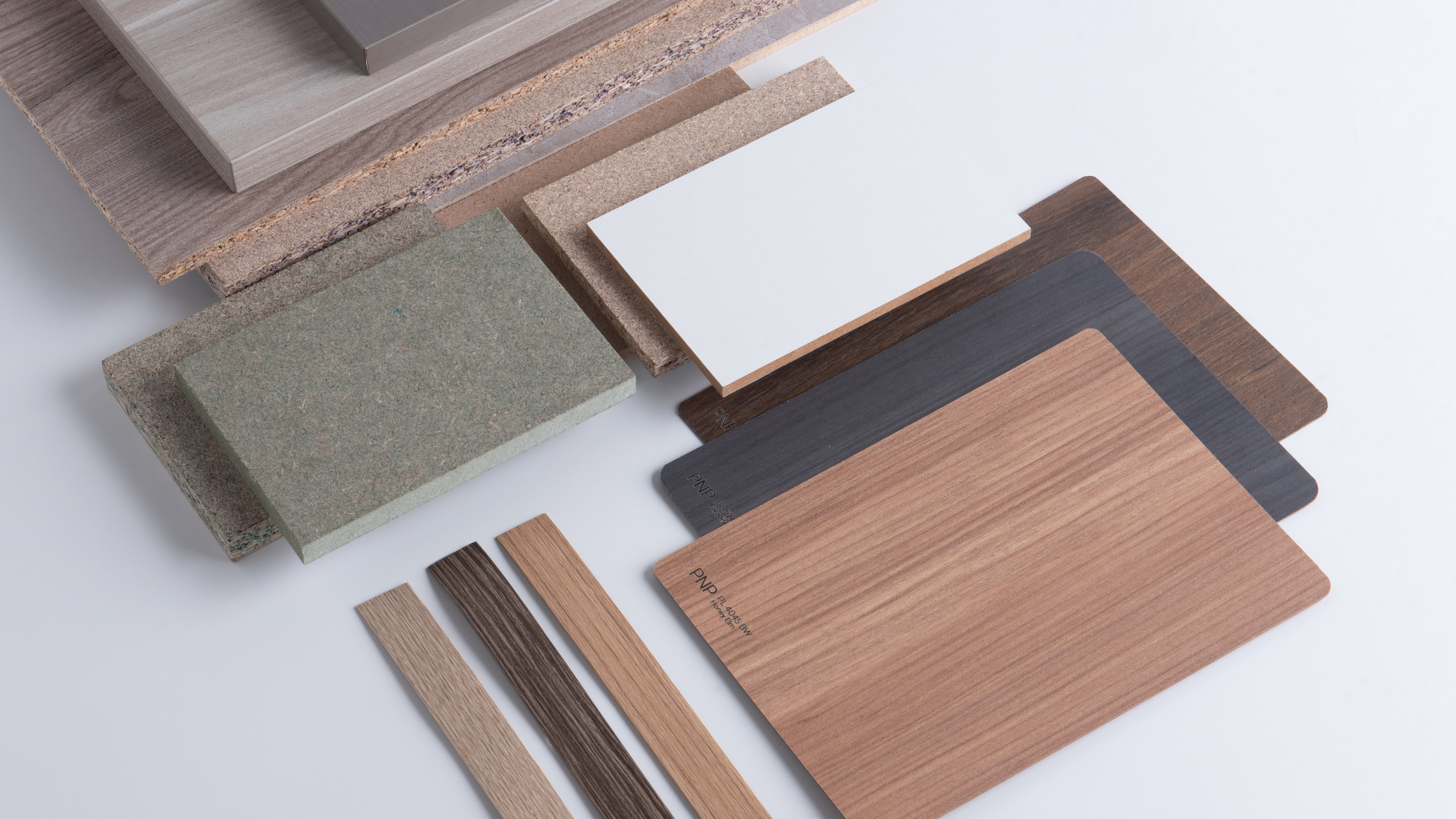 PanelPlus hỗ trợ tủ trưng bày cho đối tác – nâng cao hiệu quả điểm bán