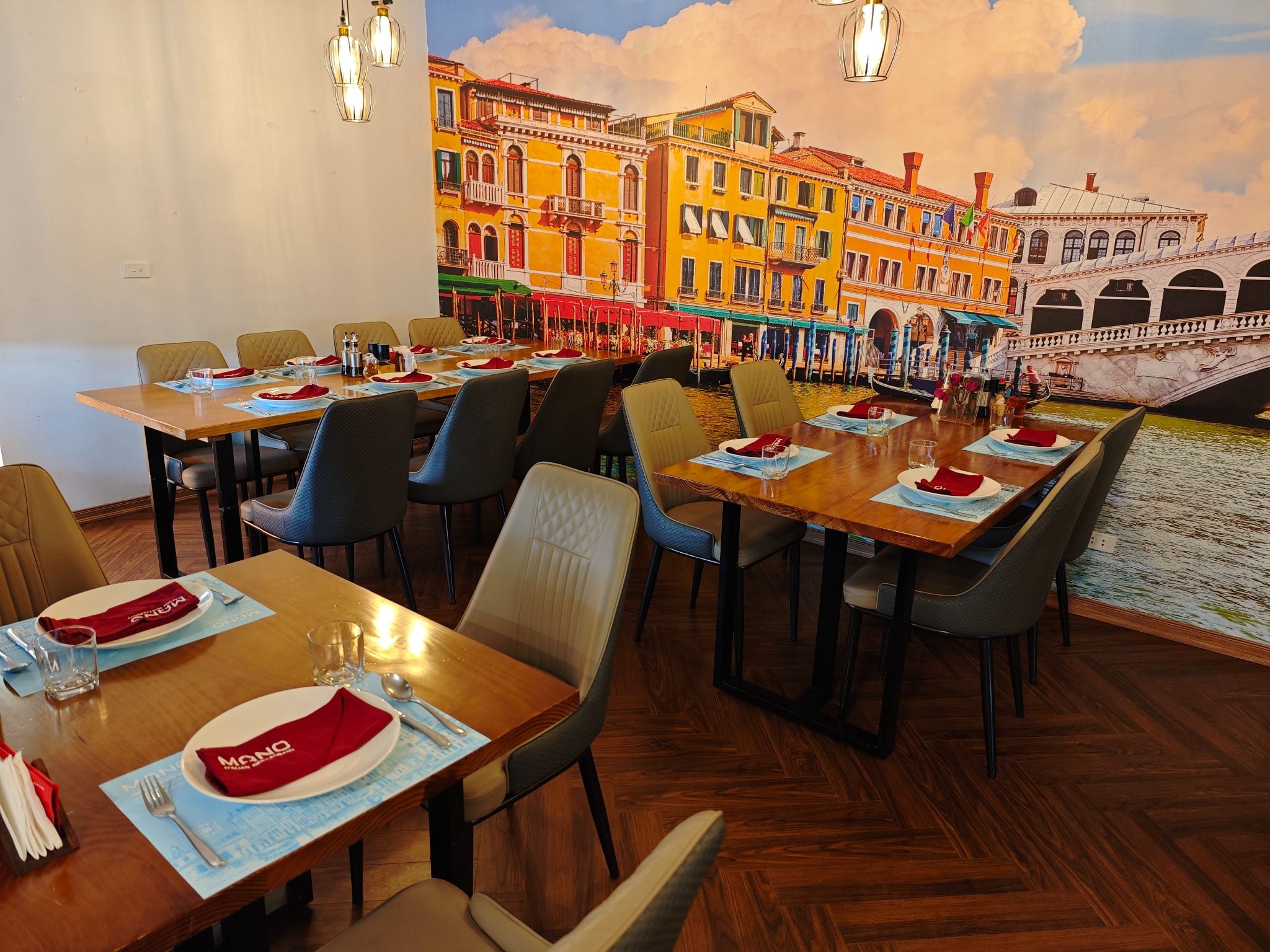 MANO Italian Hà Nội: Khám Phá Góc Venice Nhỏ Lãng Mạn & Tinh Tế