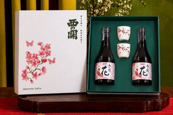 hop-qua-doi-anh-dao-sake-nishino-seki-hana-300ml