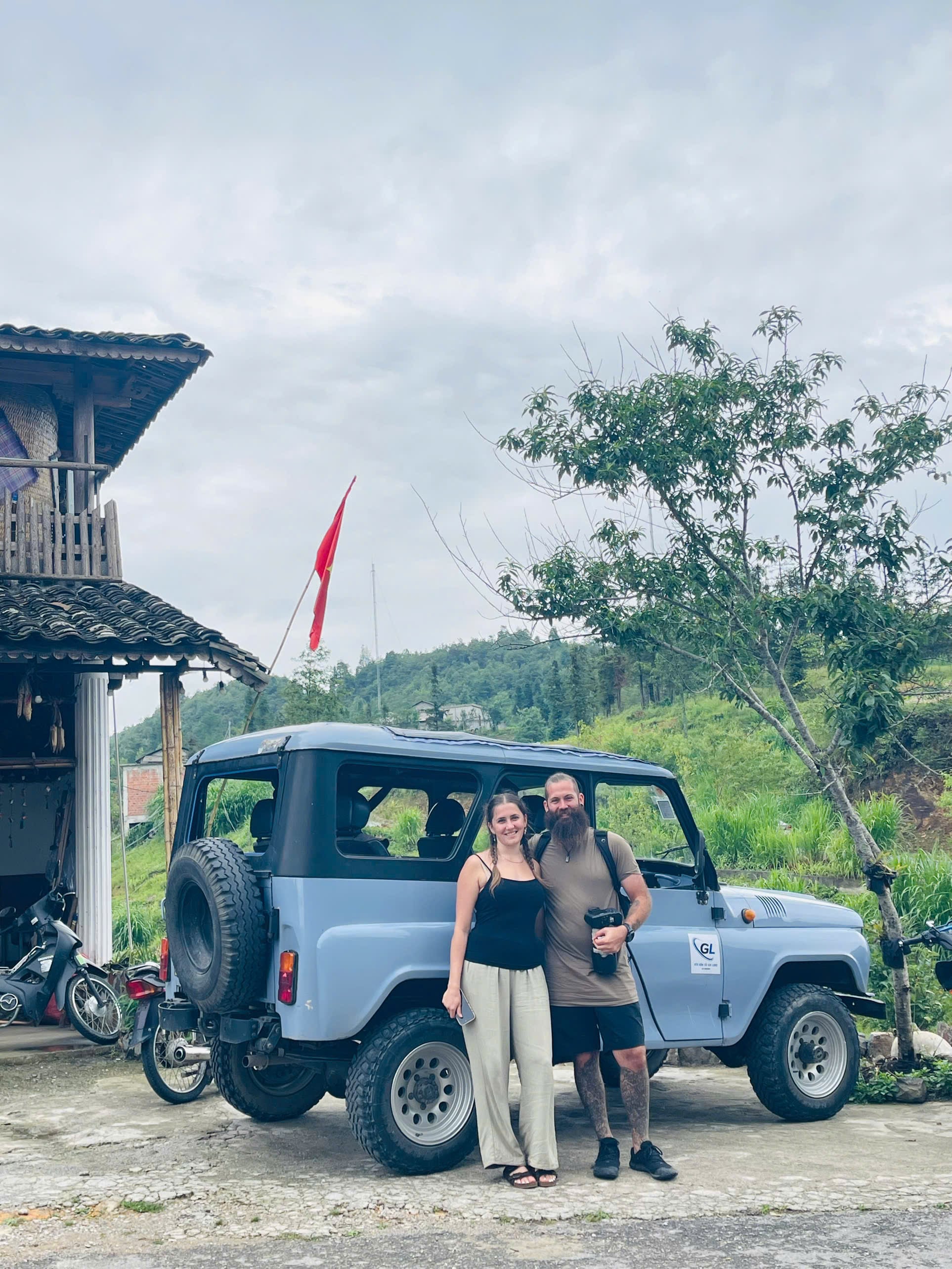 Nho Que River private boat ride — Luxury Jeep 4D4N