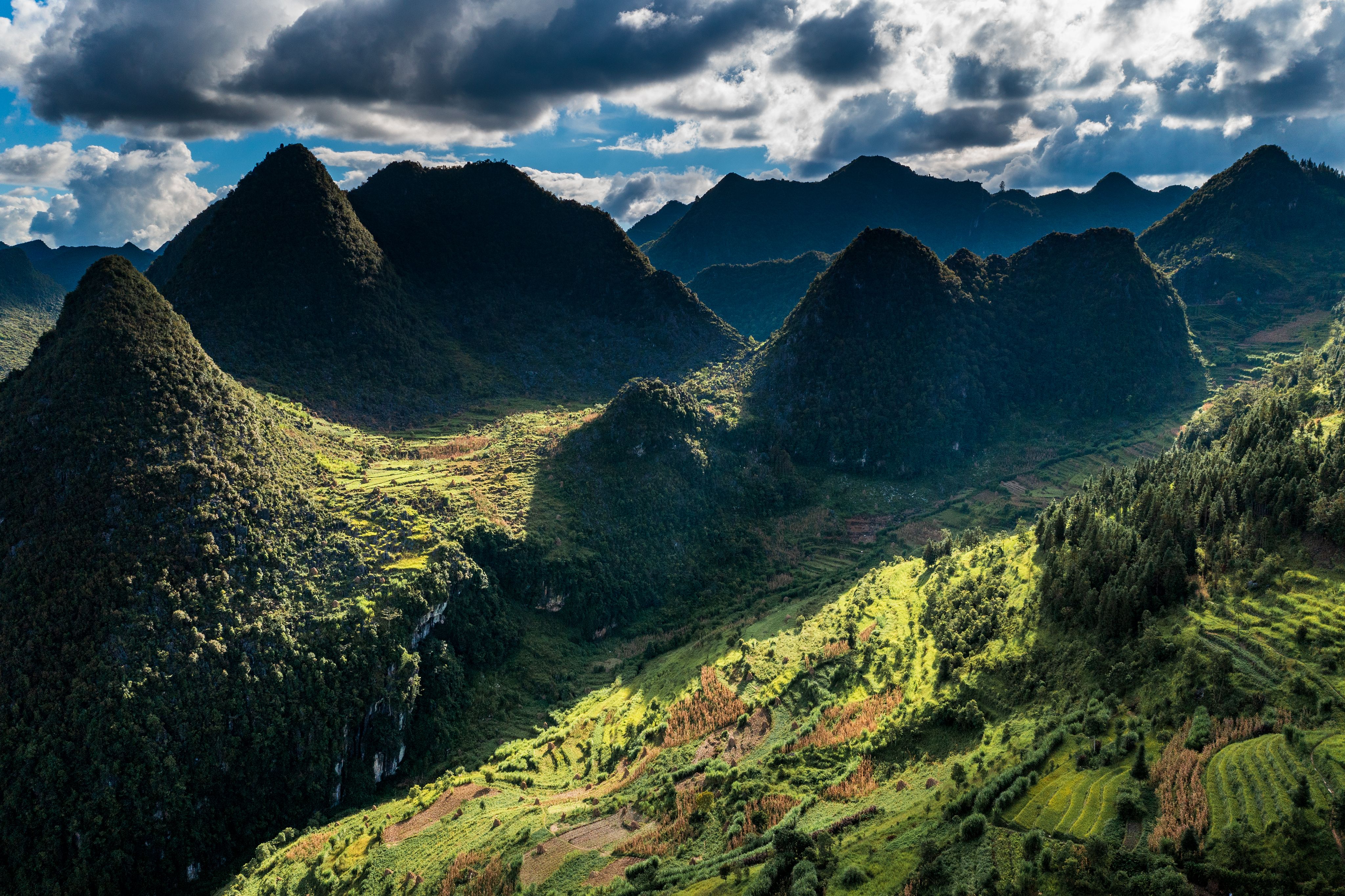 Ha Giang Loop mountain viewpoint — luxury 3D3N