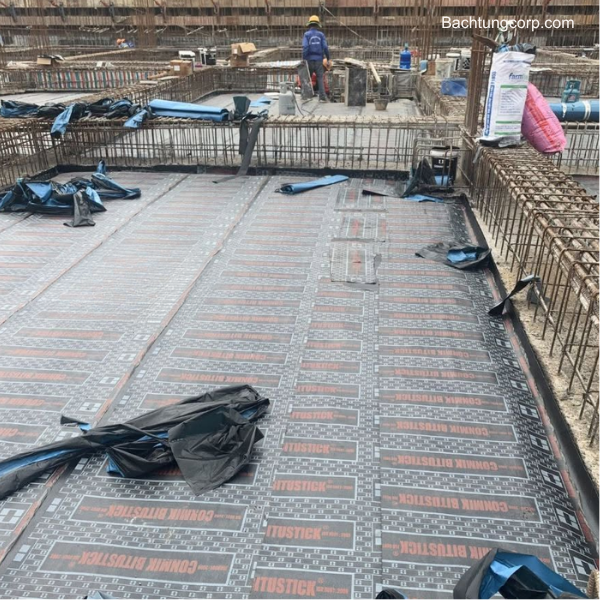 Chống thấm thuận đáy tầng hầm bằng màng bitum