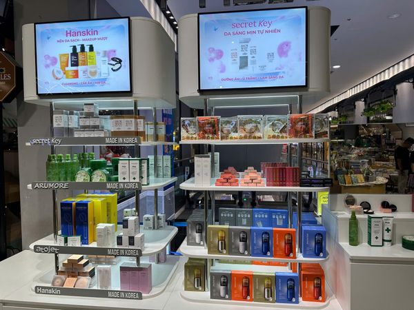 Beauty World Khai Trương Gian Hàng Tại Nhà Sách Phương Nam Vạn Hạnh Mall – SẮC ĐẸP RẠNG NGỜI, TƯ DUY DẪN LỐI