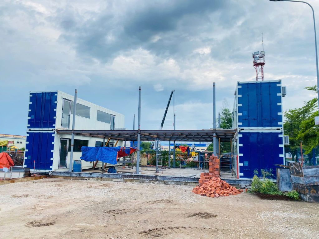 CHUYẾN GIAO HÀNG 5 CONTAINERS VĂN PHÒNG