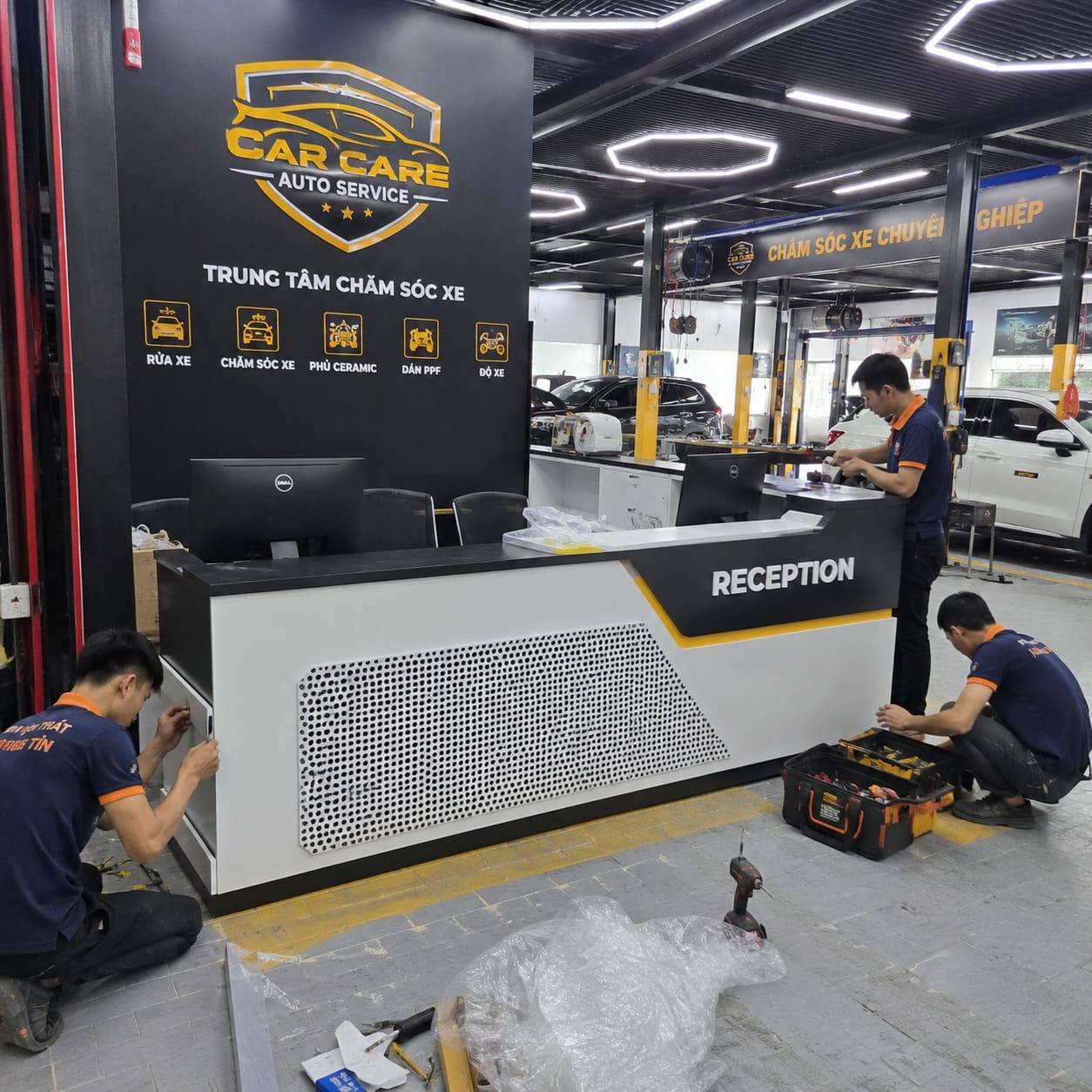 Báo giá thi công quầy thu ngân garage chi tiết (Cập nhật 2026)