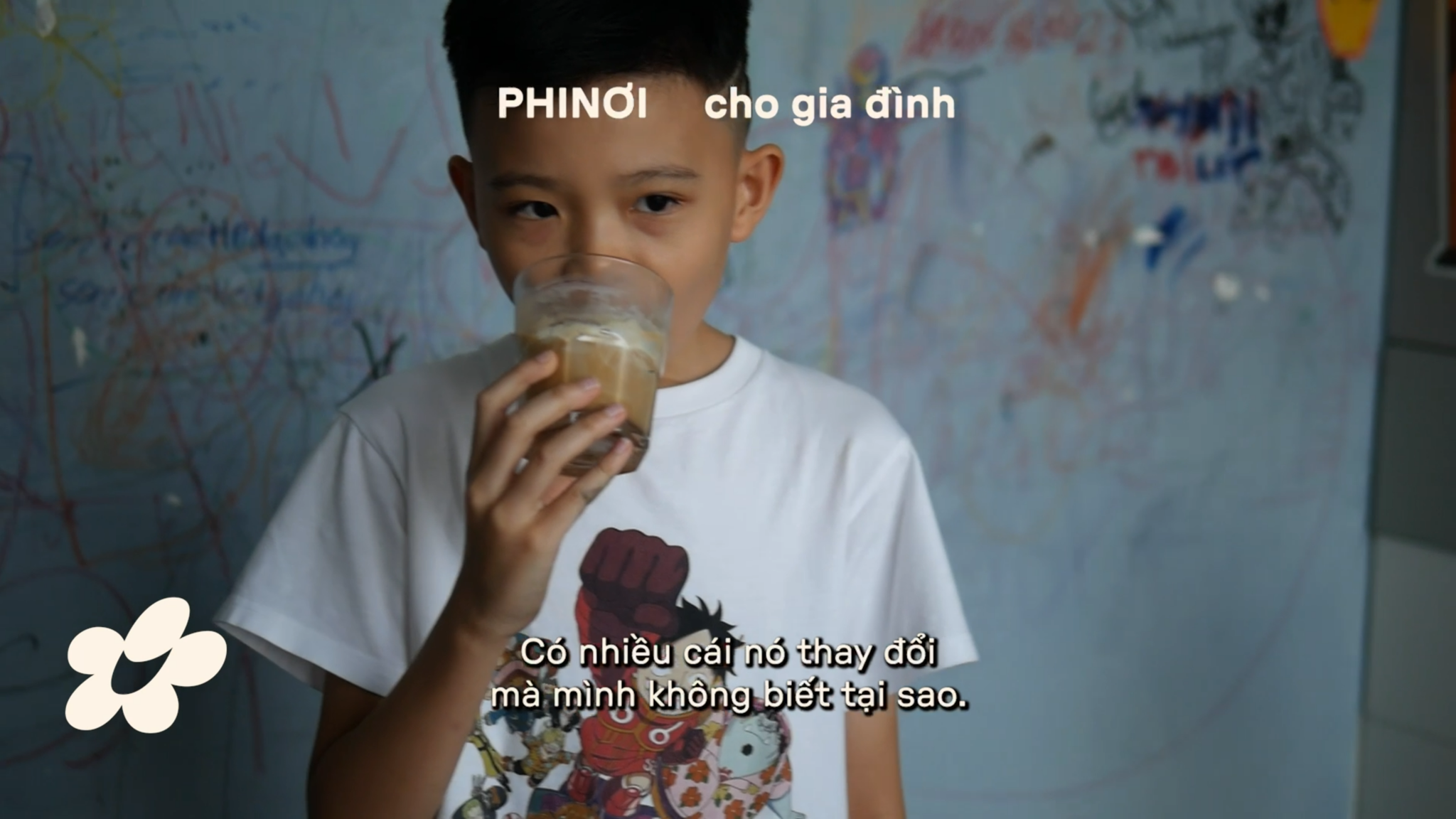 PHINƠI pha cho em trai: Cà phê decaf không có caffein, trẻ con cũng uống được.