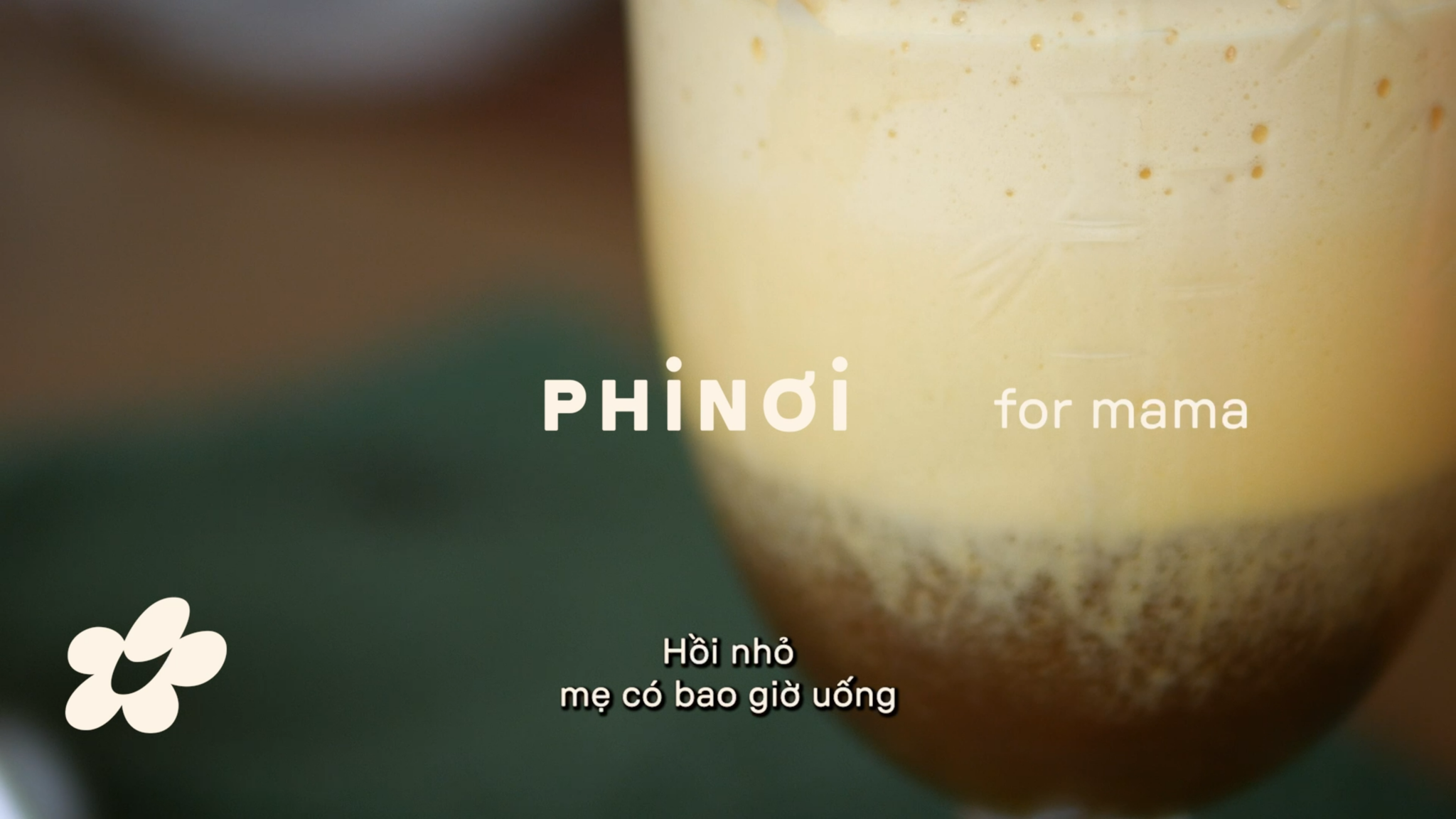 PHINƠI pha cho mẹ: Cà phê trứng chuẩn vị Hà Nội