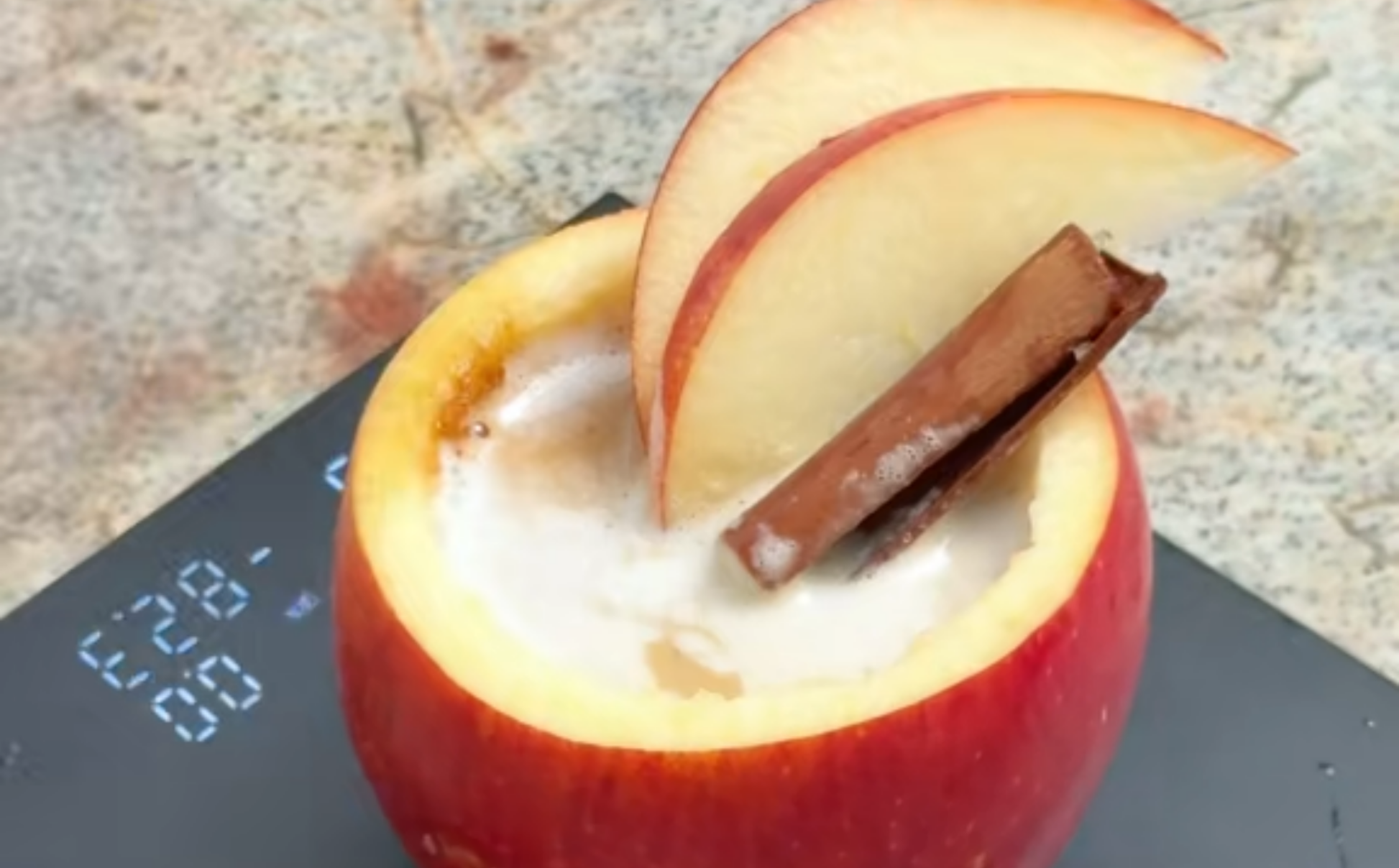 Apple Cinnamon Latte với PHINƠI.