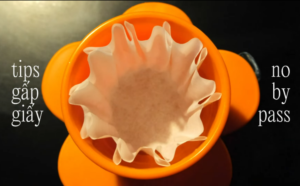Pour-over no by-pass với mẹo gấp giấy từ PHINƠI