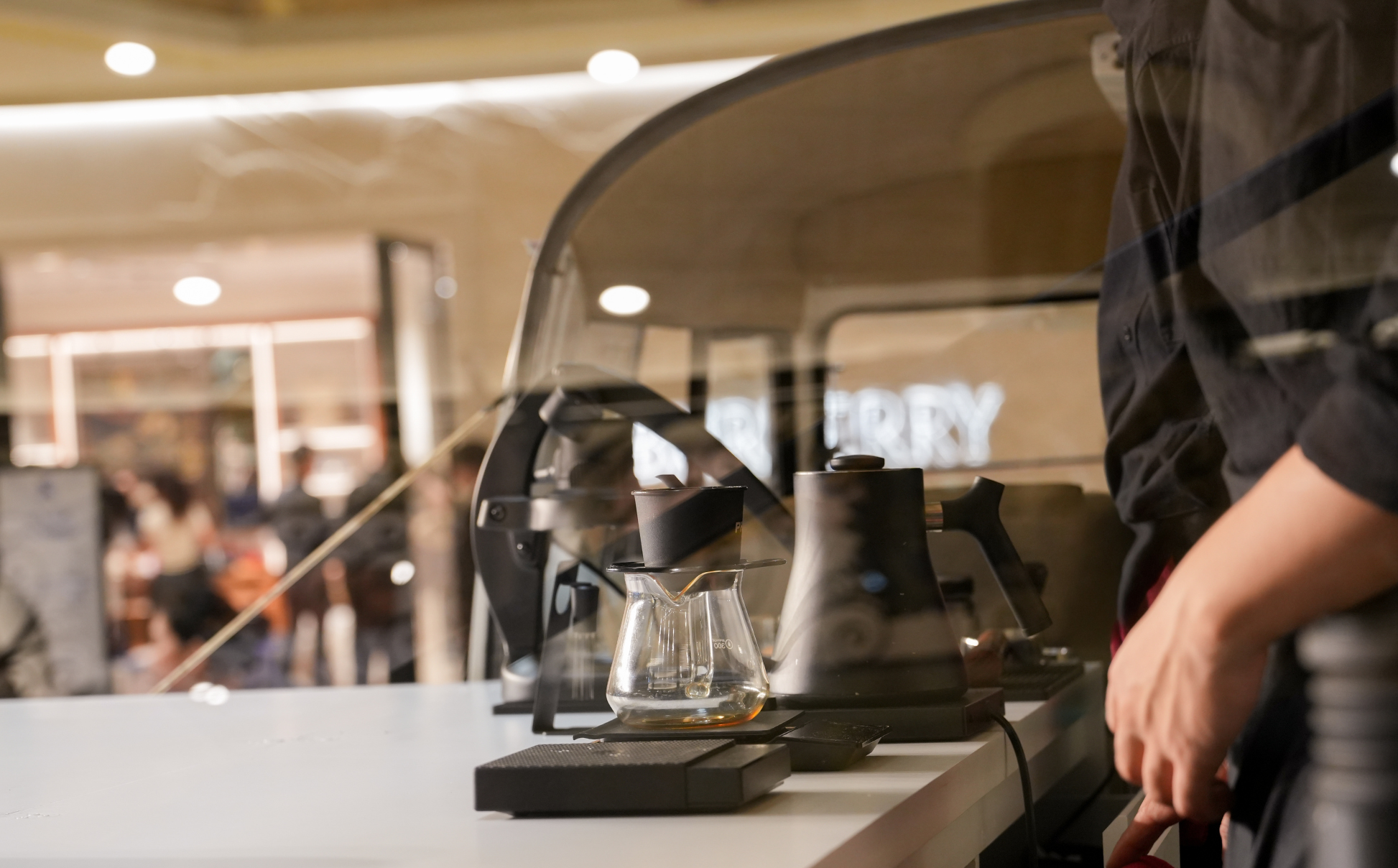 PHINƠI đồng hành cùng sự kiện ra mắt không gian mới của Burberry