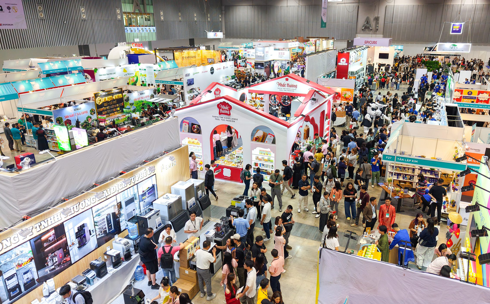 PHINƠI lần đầu ra mắt tại hội chợ cà phê CafeShow 2025