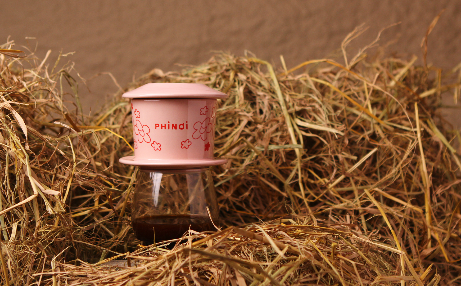 Pha gấp đôi cà phê, chuẩn vị truyền thống chỉ với một chiếc Phin Gốm Hoan Hỷ