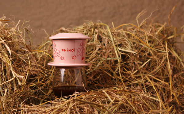 Pha gấp đôi cà phê, chuẩn vị truyền thống chỉ với một chiếc Phin Gốm Hoan Hỷ