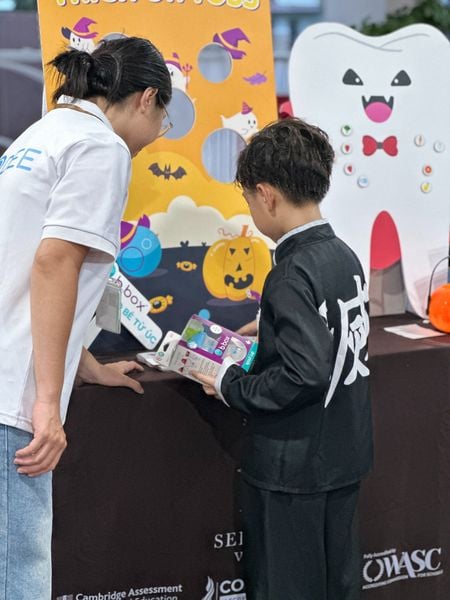 BRUSH-BABY VUI ĐÊM HỘI HALLOWEEN CÙNG CÁC 