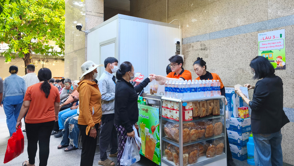 🌟 BẠN CÓ BIẾT QUẦY CAFE NGAY SẢNH BỆNH VIỆN ĐẠI HỌC Y DƯỢC TP.HCM CỦA EXPRESS CAFE CHƯA?🌟