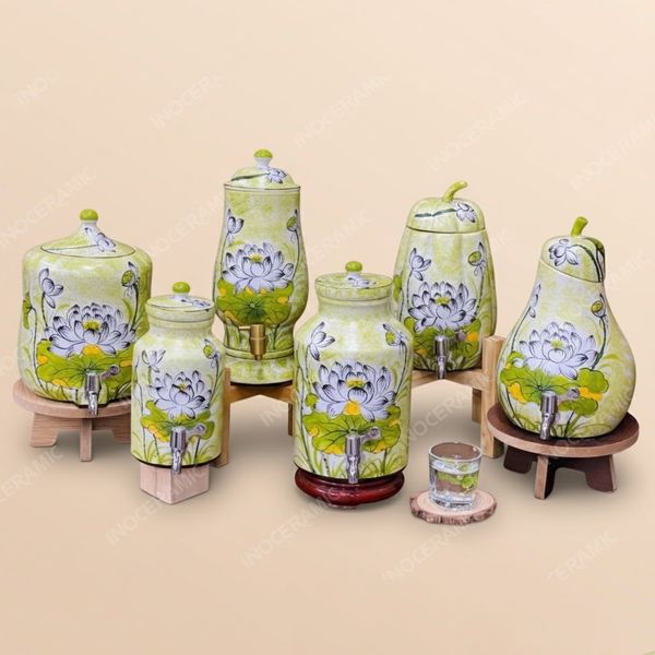 Bình đựng nước hoa sen vẽ tay vòi inox Bát Tràng để bàn