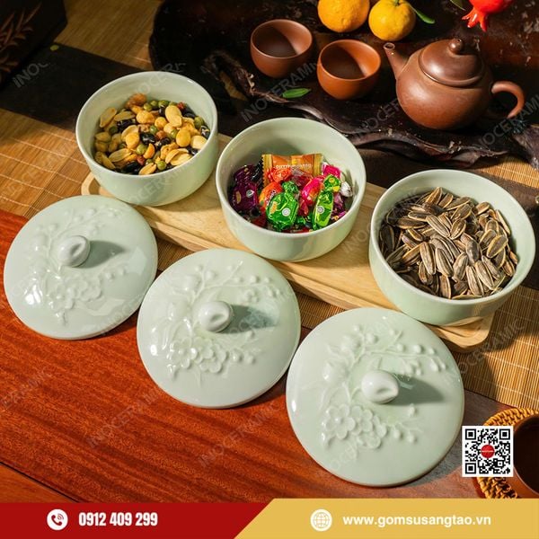 Khay đựng mứt men ngọc hoa đào dùng cho set quà Tết và hộp quà Tết in logo.