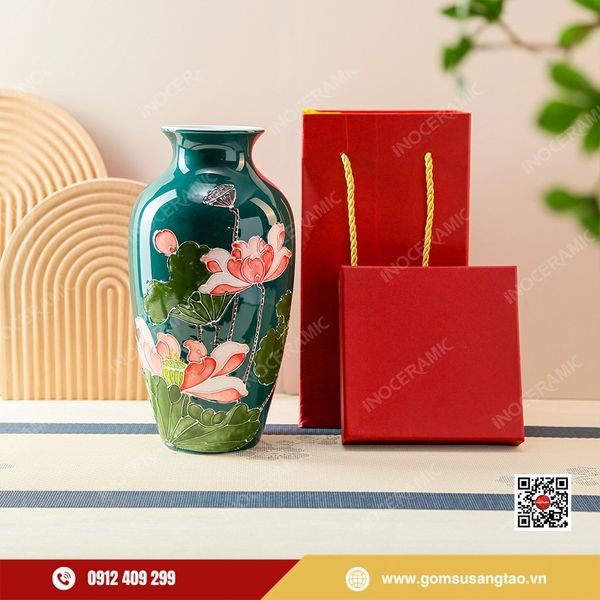 Lọ hoa Tết Ngọc Liên Phú Quý gốm sứ Bát Tràng họa tiết sen khắc nổi.