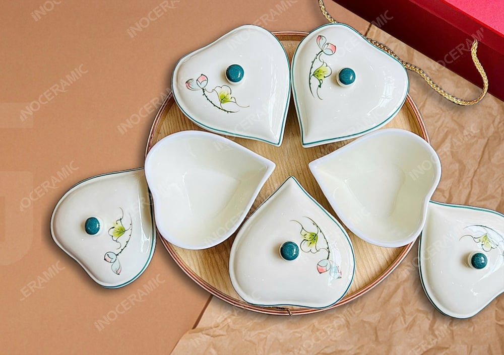 Bộ khay mứt Tết in logo qua tặng doanh nghiệp.