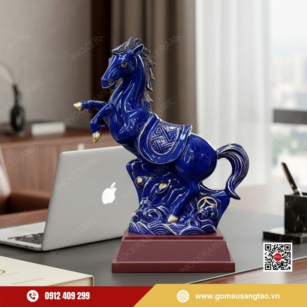 Tượng ngựa phong thủy Chiến Mã Khải Hoàn men lam sang trọng quà tặng Tết 2026