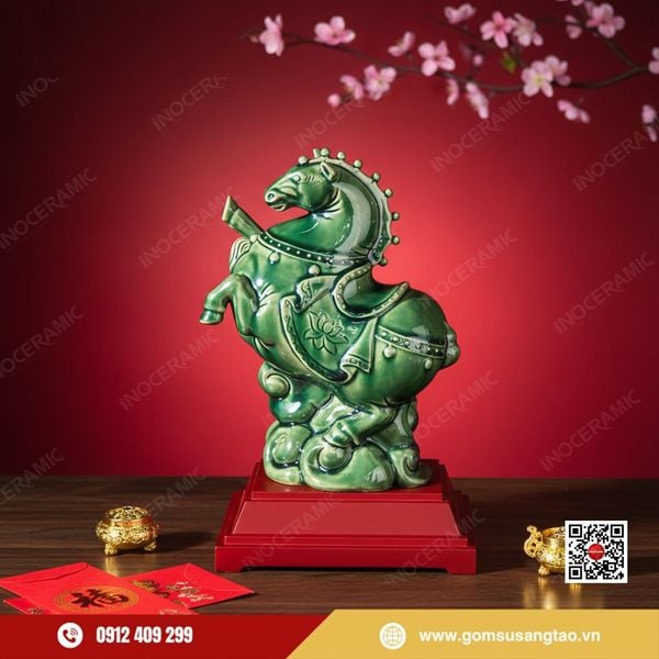 Tượng ngựa men lục bảo Bát Tràng quà Tết in logo doanh nghiệp.