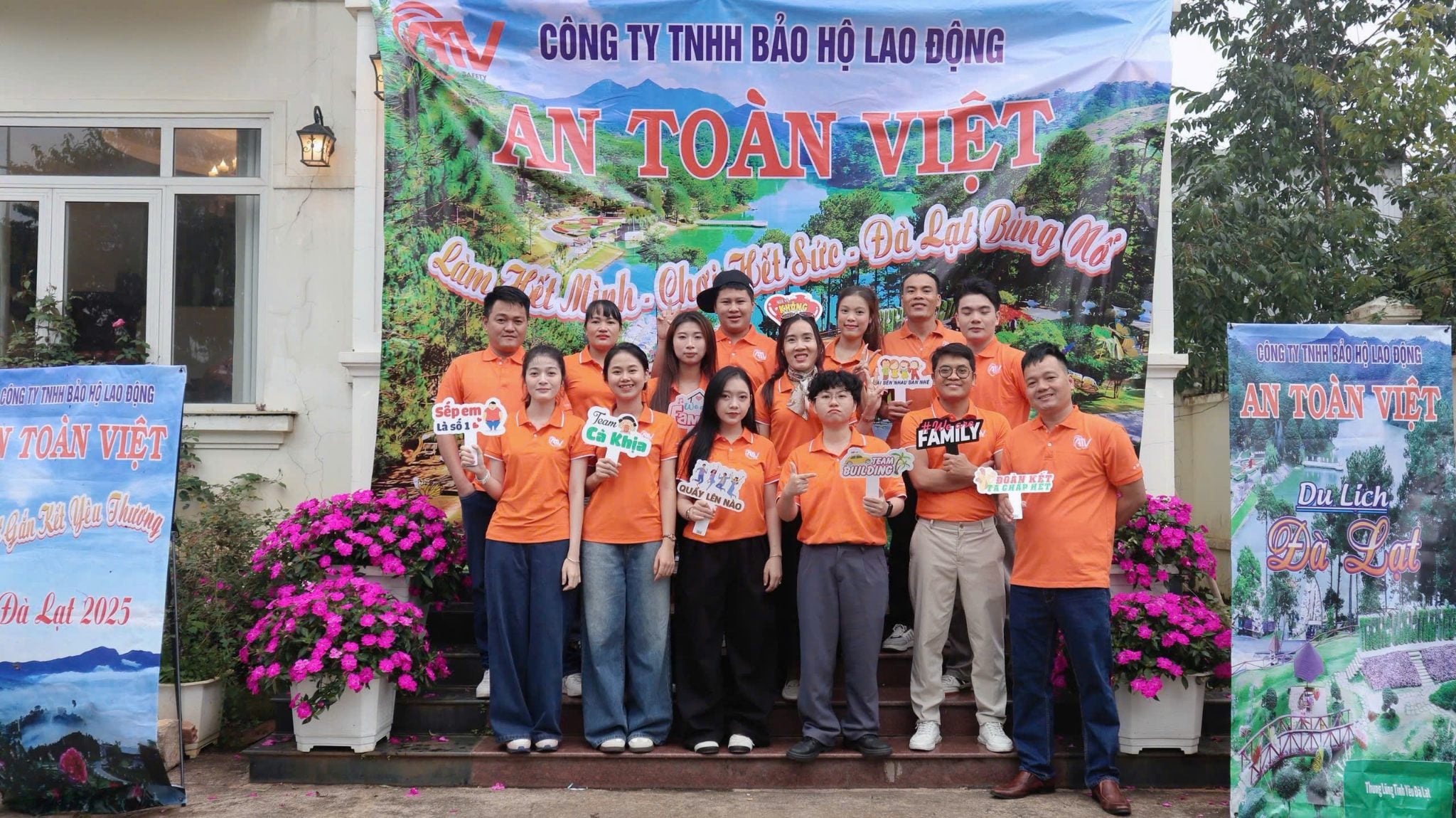 Đội ngũ nhân viên tận tâm tại Công Ty TNHH Bảo Hộ Lao Động An Toàn Việt