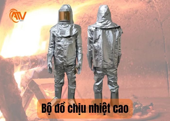 Quần áo chịu nhiệt bao phủ