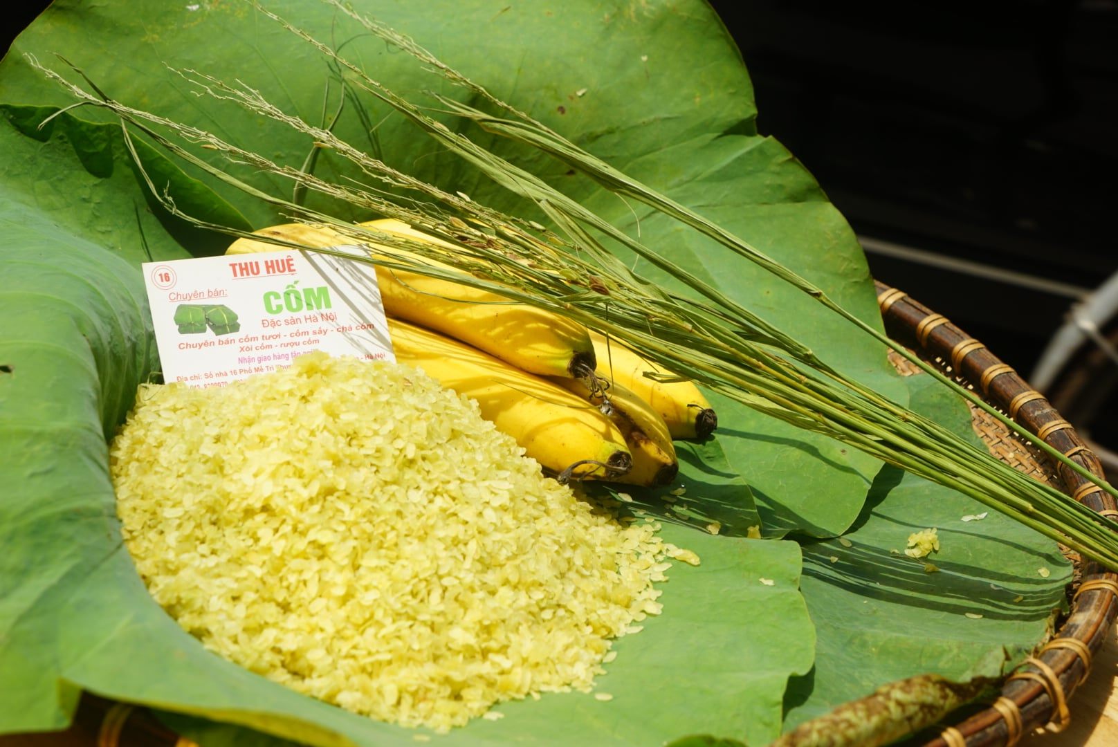 Cốm tươi Hà Nội mua ở đâu? Cách chọn cốm ngon, dẻo, thơm chuẩn vị