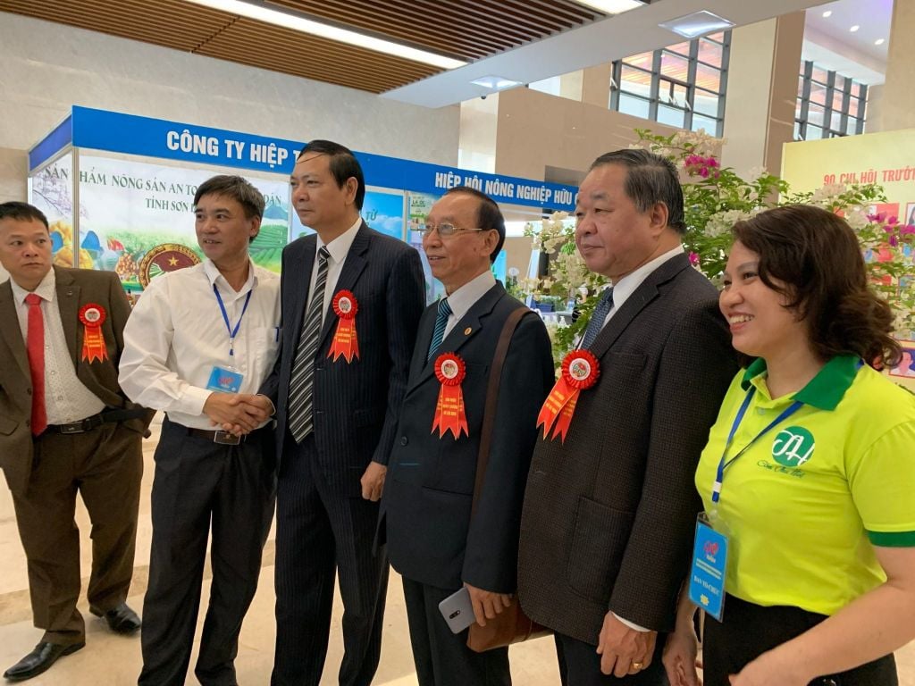 Cốm thu huệ trong hội chợ ẩm thục truyền thống Hà Nội