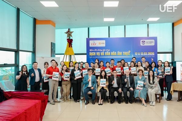 TỔNG KẾT KHÓA “DỊCH VỤ VÀ VĂN HÓA ẨM THỰC”: CÙNG CÁC HỌC VIÊN TÍCH LŨY NHIỀU GIÁ TRỊ CHUYÊN MÔN SÂU SẮC