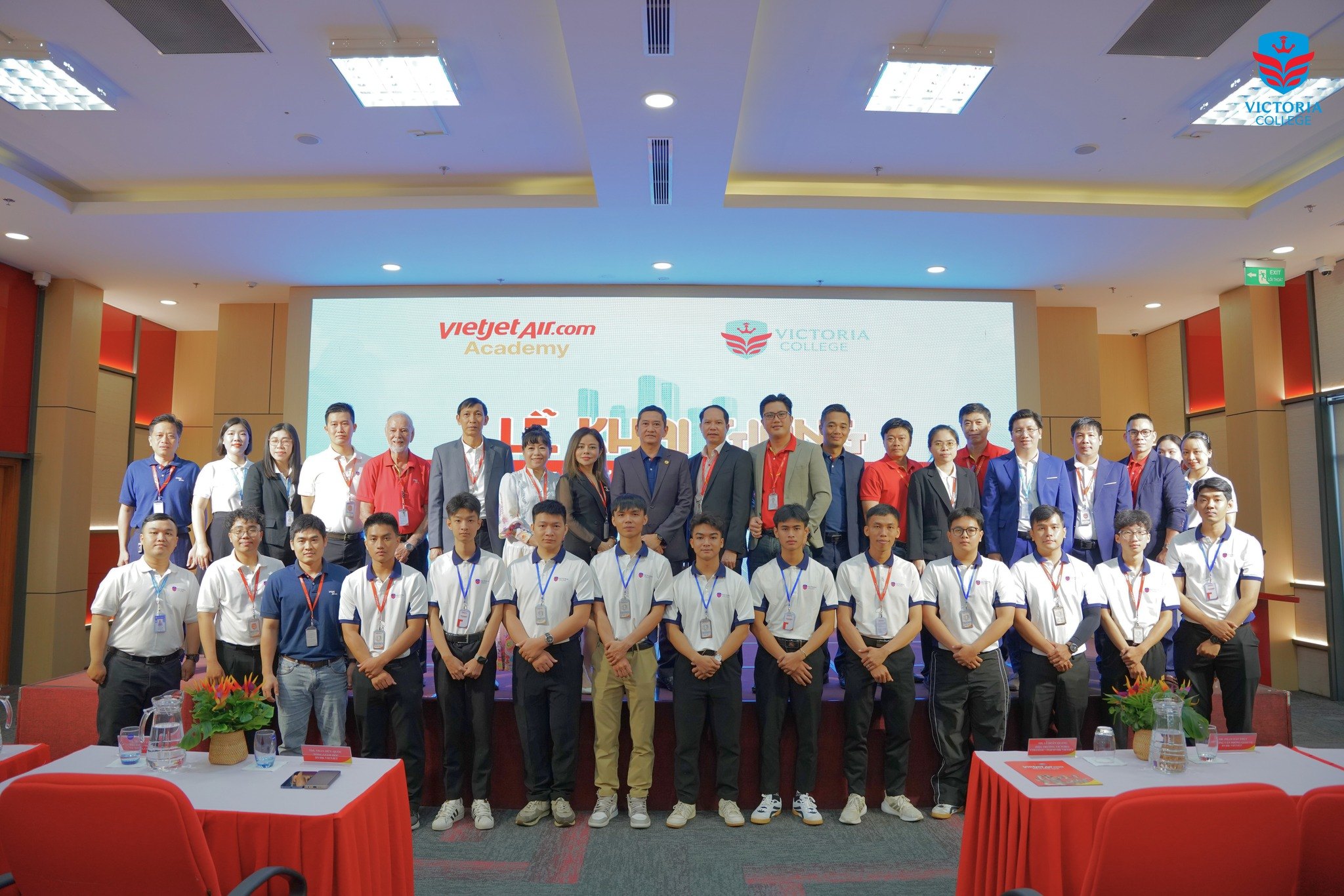 LỄ KHAI GIẢNG LỚP BẢO TRÌ VÀ SỬA CHỮA MÁY BAY KHÓA 01 - NĂM HỌC 2025-2026