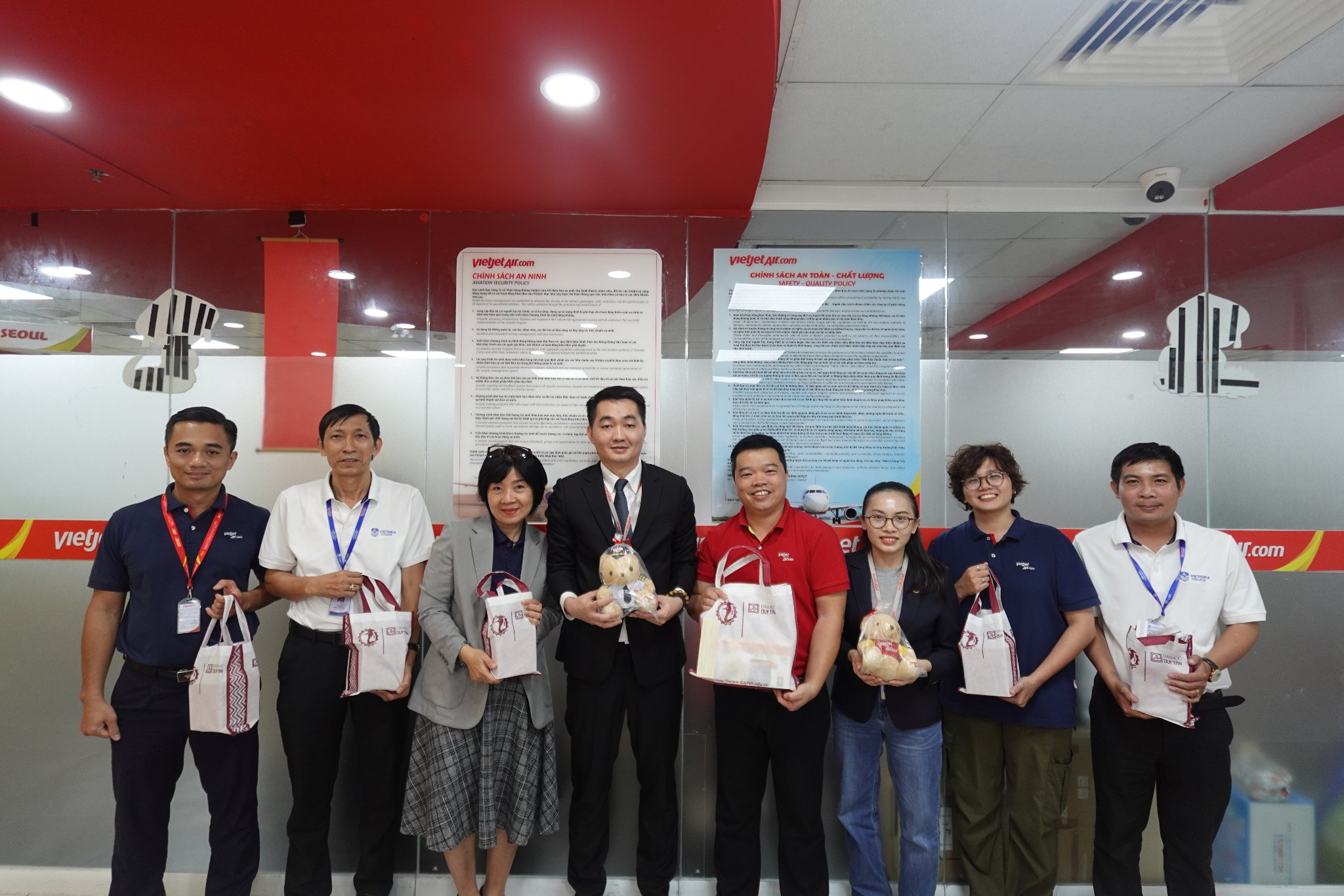 Victoria College gặp gỡ cùng Vietjet và Trường Du lịch - Đại học Duy Tân