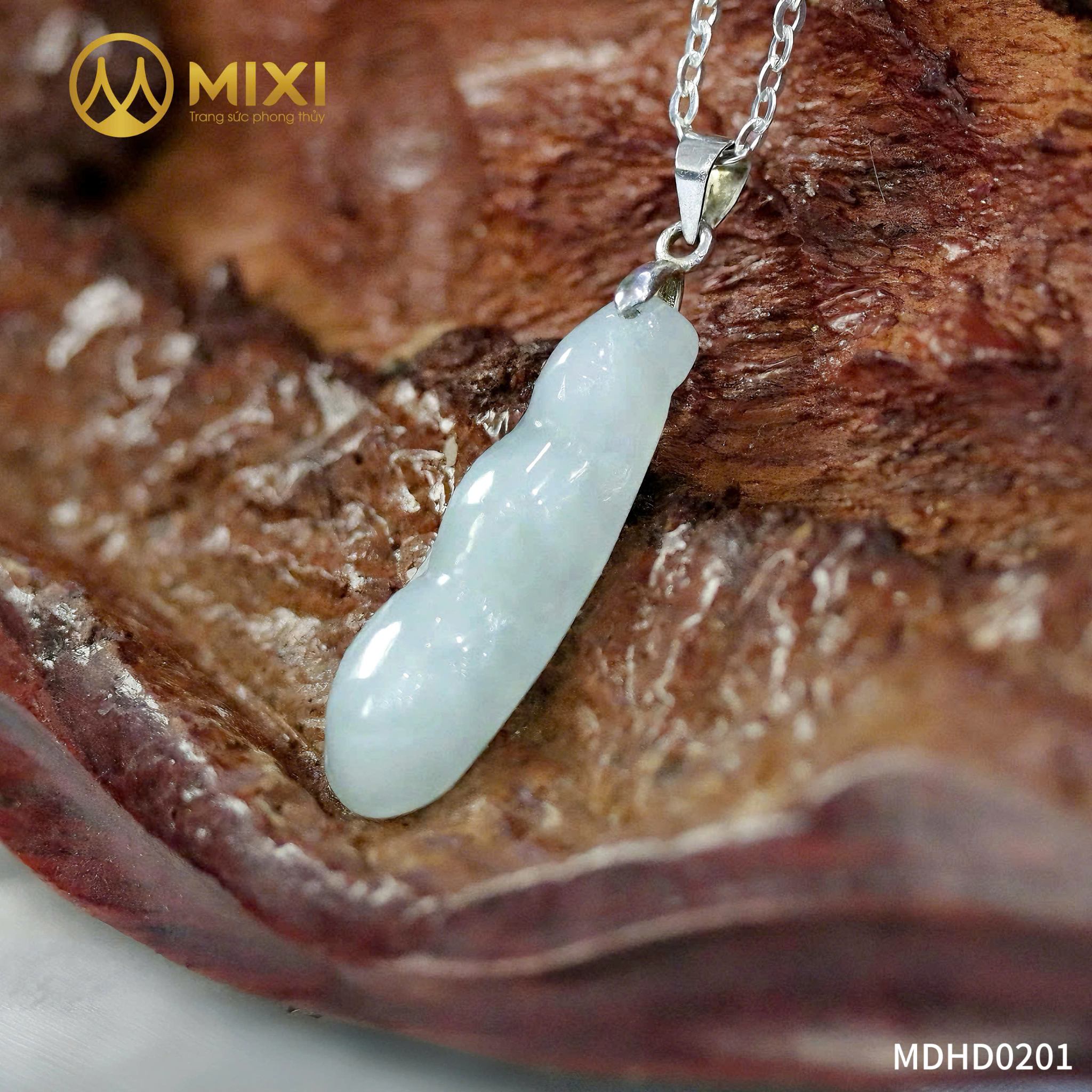 Mặt Dây Hạt Đậu Ngọc Jade Tự Nhiên – Khởi Nguồn Sinh Khí, Gieo Mầm Thịnh Vượng