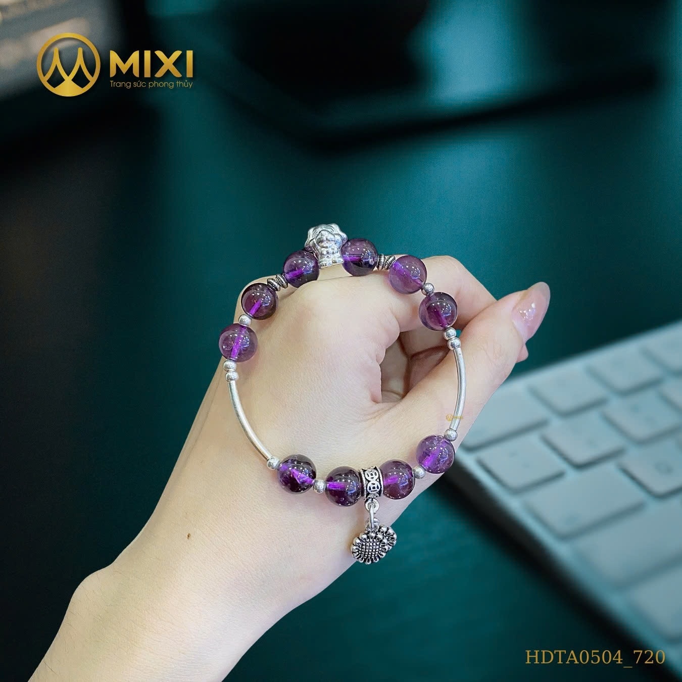 VÒNG TAY THẠCH ANH TÍM MIX CHARM HOA HƯỚNG DƯƠNG & CON GIÁP – NĂNG LƯỢNG TÍCH CỰC, MAY MẮN CHO NÀNG MỆNH HỎA & THỔ