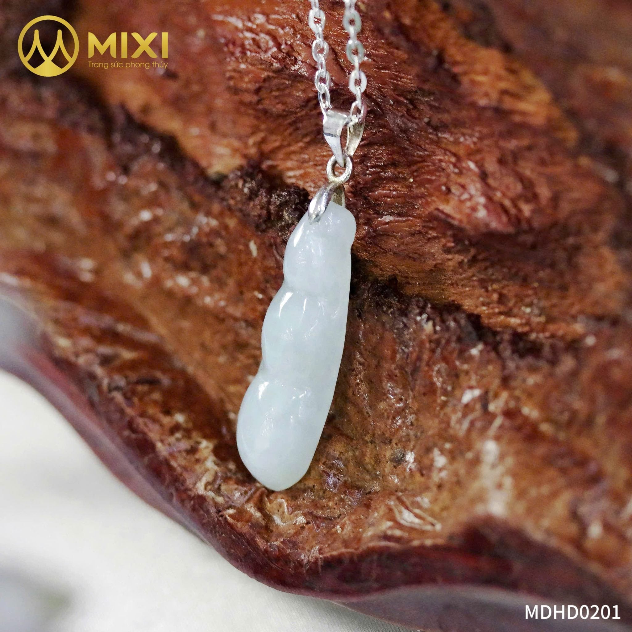 Mặt Dây Hạt Đậu Ngọc Jade – Đỗ Thành Đạt Danh & May Mắn Khởi Đầu