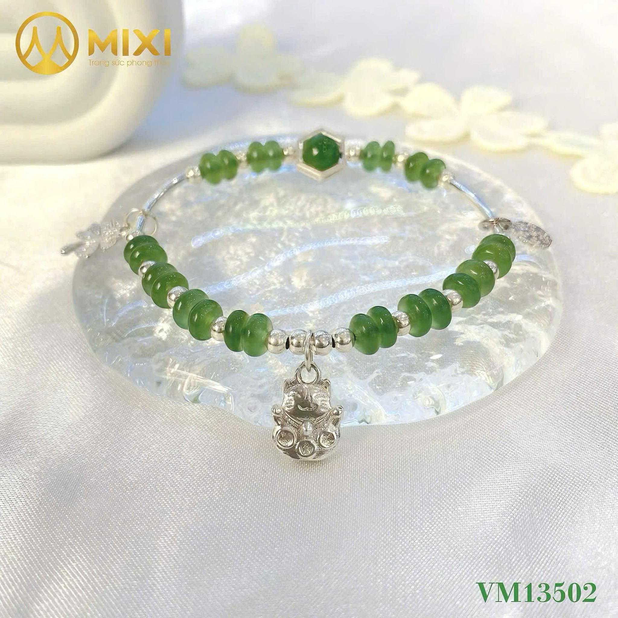 VÒNG TAY NGỌC BÍCH NEPHRITE DẸT MIX KHUNG ĐA GIÁC & MÈO THẦN TÀI: NÉT ĐẸP HIỆN ĐẠI – GỌI TÀI RƯỚC LỘC