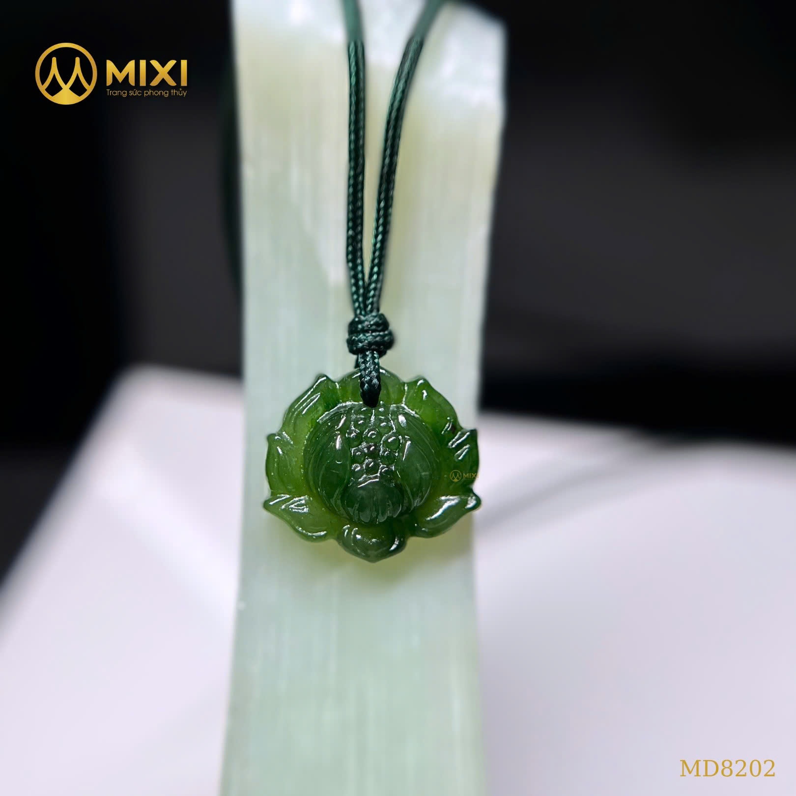 MẶT DÂY HOA SEN NGỌC BÍCH – BIỂU TƯỢNG THANH CAO & MÓN QUÀ TINH TẾ DÀNH TẶNG PHÁI ĐẸP NGÀY 20/10