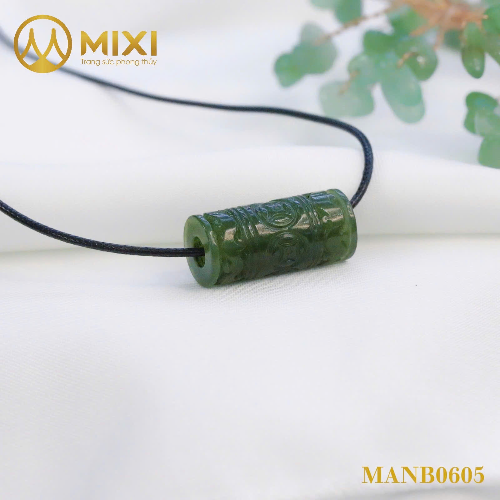 MẶT DÂY LU THỐNG NGỌC BÍCH NEPHRITE KHẮC HOA VĂN: NÉT CHẠM HOÀNG GIA – VẠN SỰ HANH THÔNG, TÀI LỘC HỘI TỤ