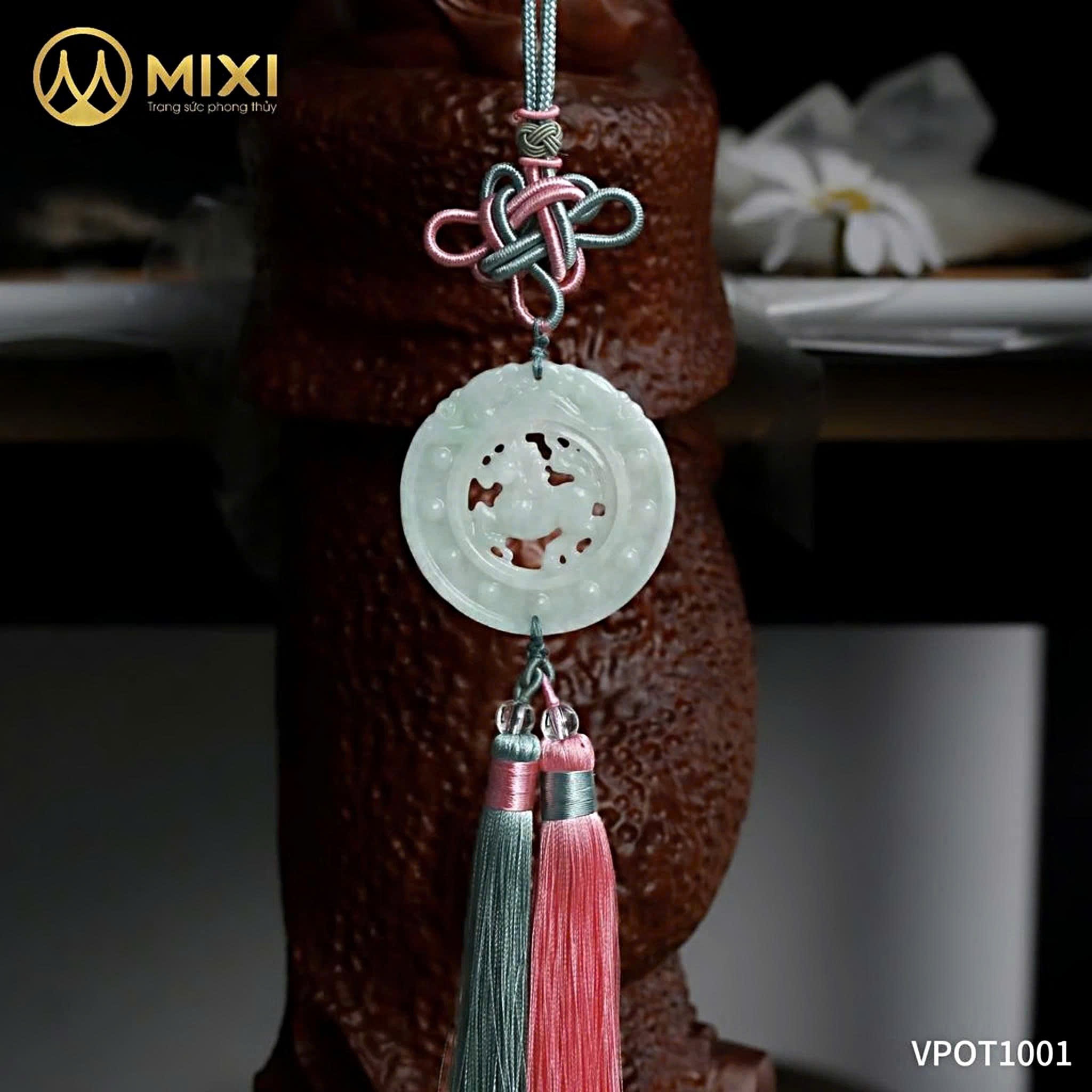 KHÁNH TREO XE Ô TÔ MÃ ĐÁO XOAY VẬN NGỌC CẨM THẠCH – BẢO HỘ BÌNH AN & VẬN MAY TRÊN MỌI HÀNH TRÌNH