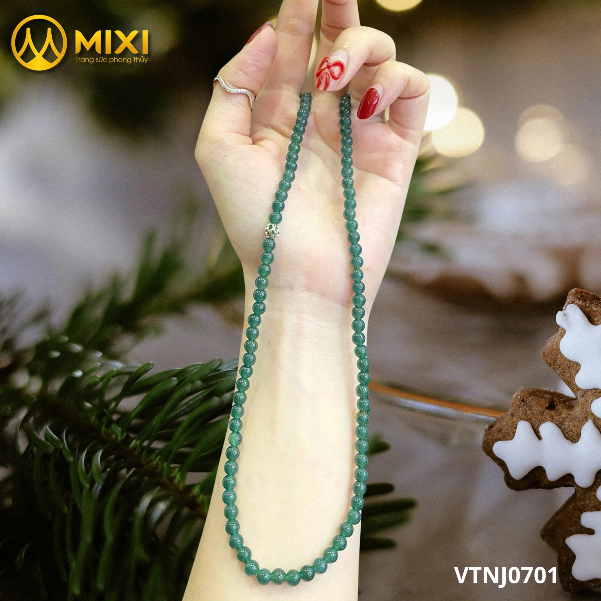 CHUỖI VÒNG LAM NGỌC – SẮC XANH BÌNH AN CHO MÙA GIÁNG SINH AN LÀNH