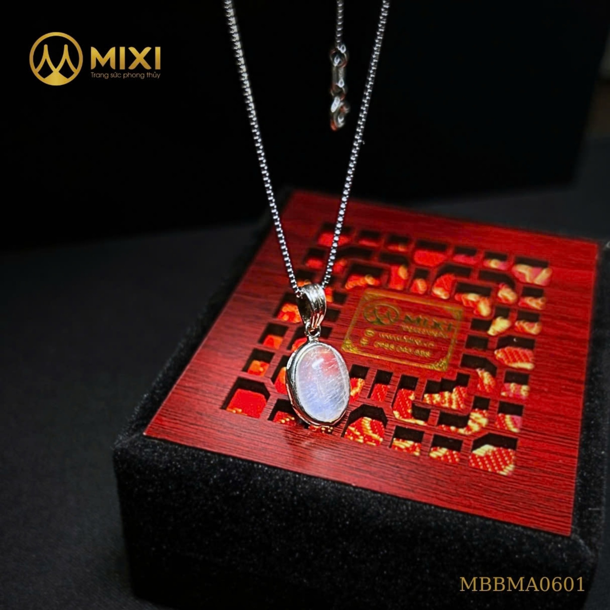MẶT DÂY ĐÁ MẶT TRĂNG OVAL BỌC BẠC – SỰ THANH KHIẾT DÀNH CHO NỮ MỆNH KIM & THỦY