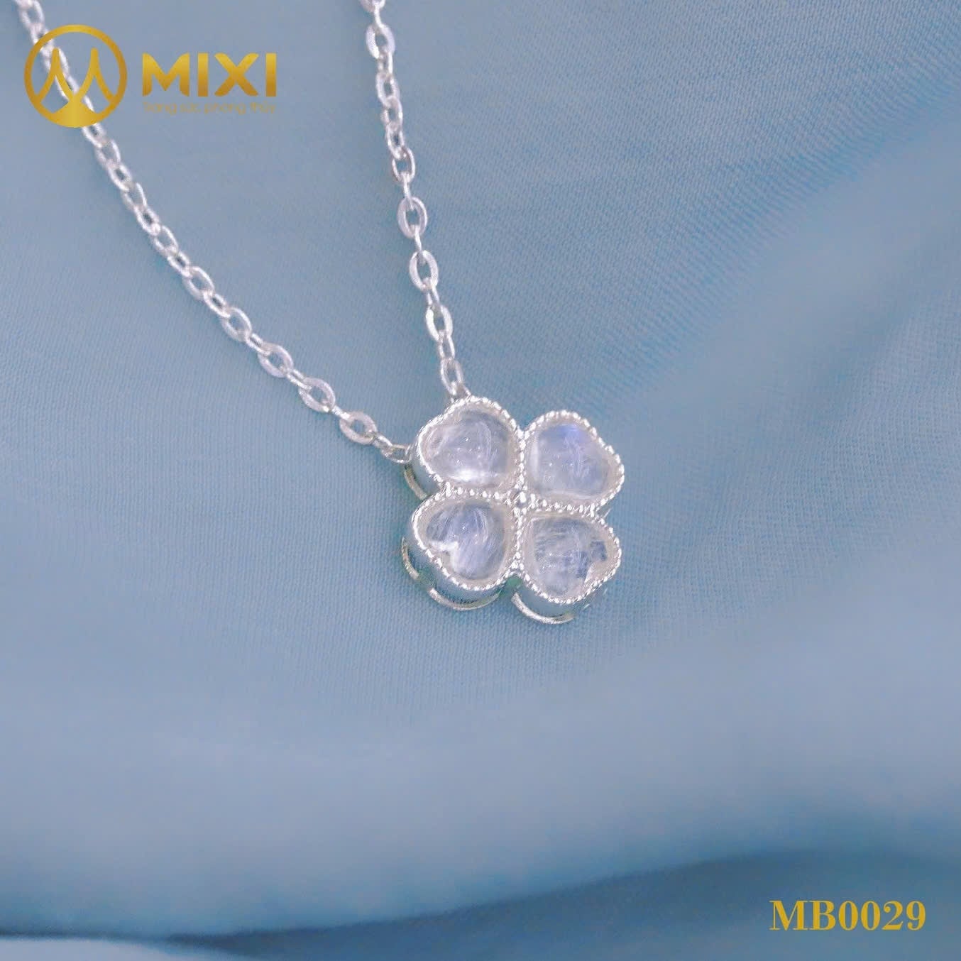 MẶT DÂY CỎ 4 LÁ ĐÁ MẶT TRĂNG BỌC BẠC: NÉT THANH TAO TỎA SÁNG – HỘI TỤ MAY MẮN, CÂN BẰNG CẢM XÚC