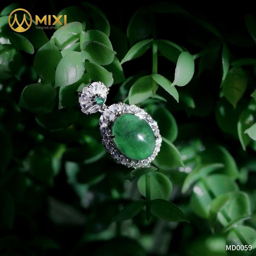 MẶT DÂY NGỌC JADE A GUATEMALA HÌNH OVAL BỌC BẠC 925 SỦI ĐÁ – BIỂU TƯỢNG BÌNH AN, KHÍ CHẤT & VẺ ĐẸP VƯỢT THỜI GIAN