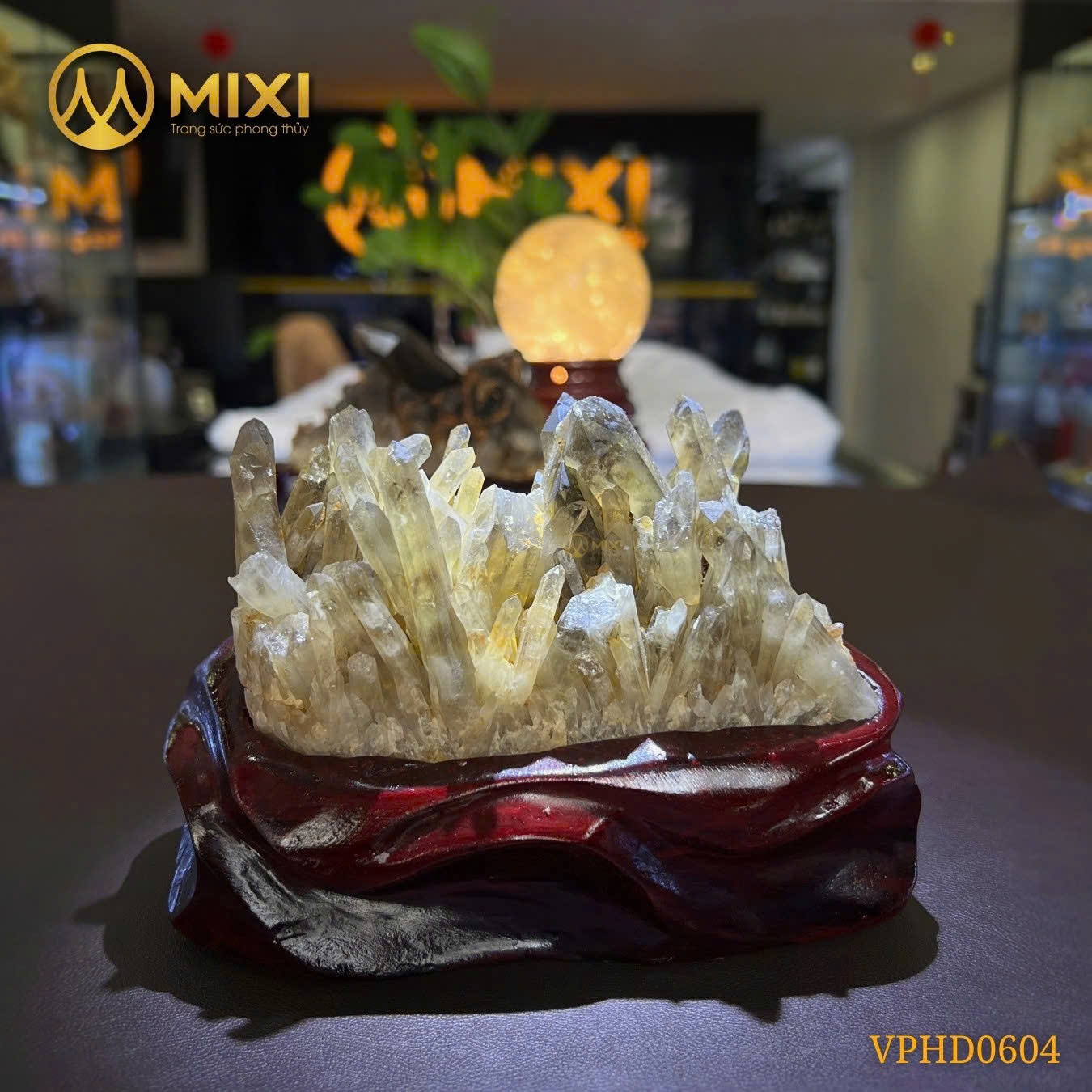 ĐÁM TINH THỂ THẠCH ANH ĐEN KHÓI: 