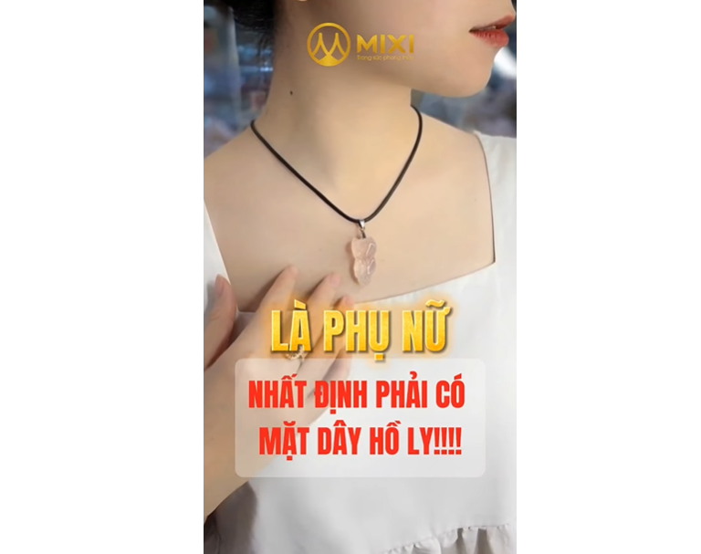 ✨ Mỗi người phụ nữ đều nên có một “nàng hồ ly” bên mình — quyến rũ, thông tuệ và đầy bản lĩnh.